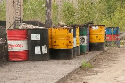 Нефтехимические отходы в Санкт-Петербурге